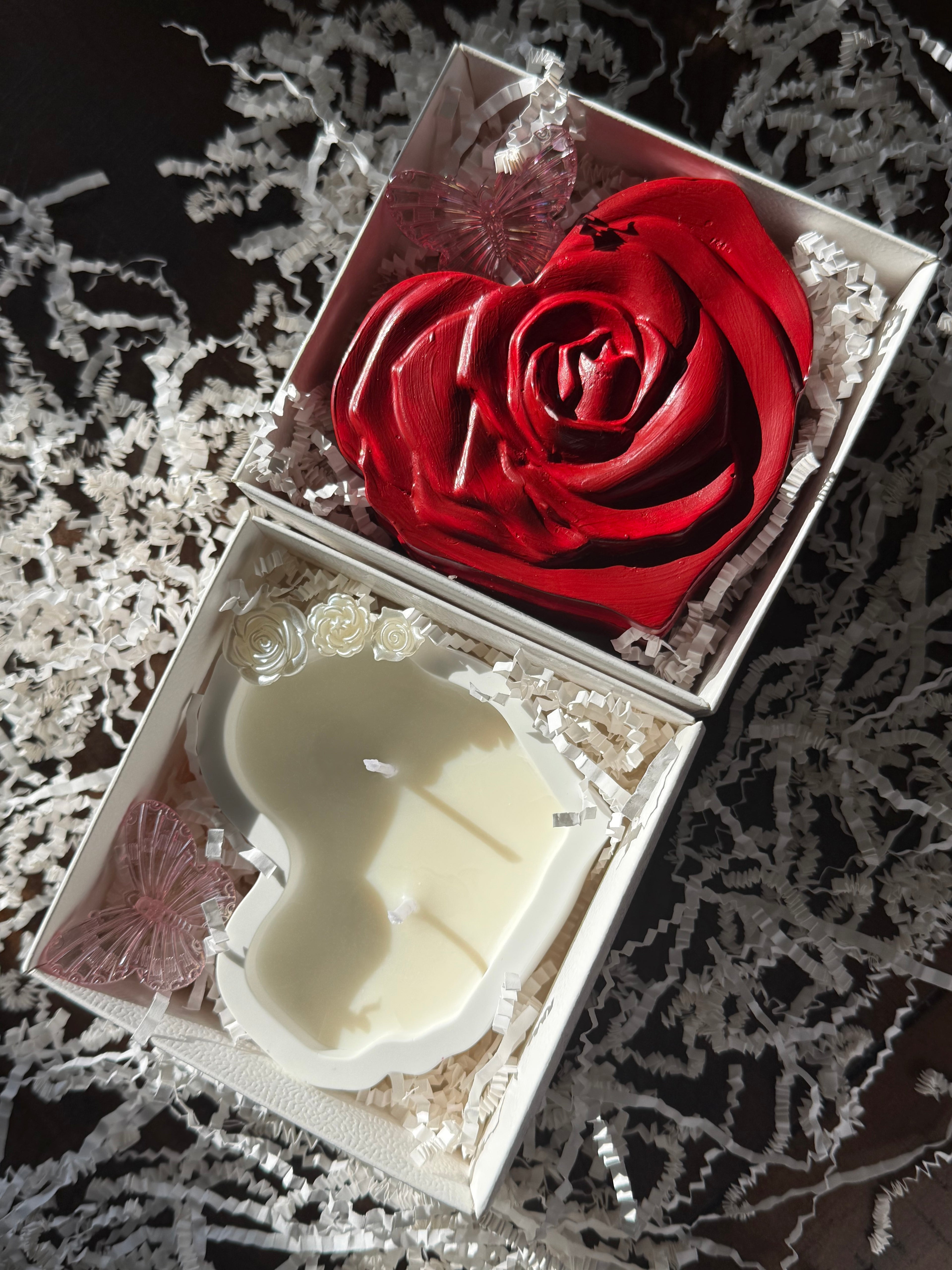 Red heart rose handmade candle